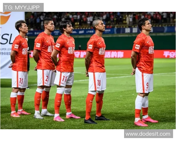 赛后分析:北京排球队与广州排球队的默契配合与战术对抗探讨 赛后分析:北京排球队与广州排球队的默契配合与战术对抗探讨