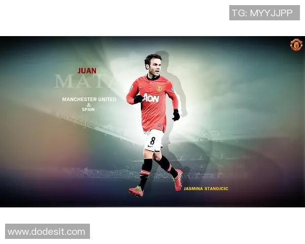 足球明星穿白衬衫的时尚瞬间展现魅力与风采的精彩图片合集