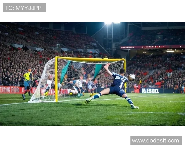 足球明星仿制版精彩瞬间合集让你领略球场魅力与技巧之美